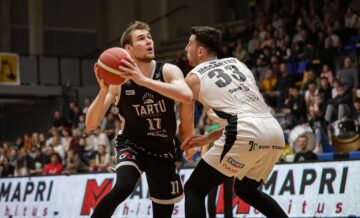 Українці за кордоном: Артамонов, Войналович 35