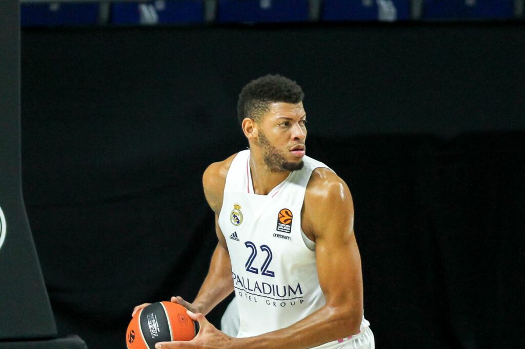 Лідер "Реала" - МVP третіх матчів 1/4 фіналу Євроліги 2 - basket.com.ua Лідер "Реала" - МVP третіх матчів 1/4 фіналу Євроліги 1 - basket.com.ua