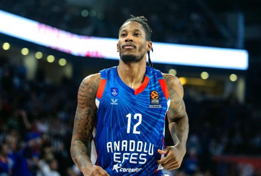 "Анадолу Ефес" хоче зберегти у складі титулованого форварда 1 - basket.com.ua