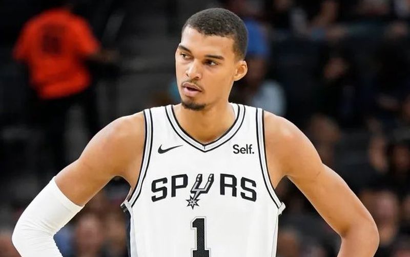 Віктор Вембаньяма встановив ще два рекорди НБА 2 - basket.com.ua Віктор Вембаньяма встановив ще два рекорди НБА 1 - basket.com.ua