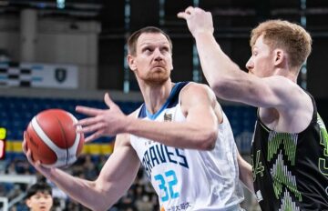 Українці за кордоном: Павлов, Ковляр, Ковальов, Давидюк, Грицак, Зайцев, Бобров 23