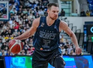 Українці за кордоном: Бояркін, Антіпов, Зайцев, Йяму 27