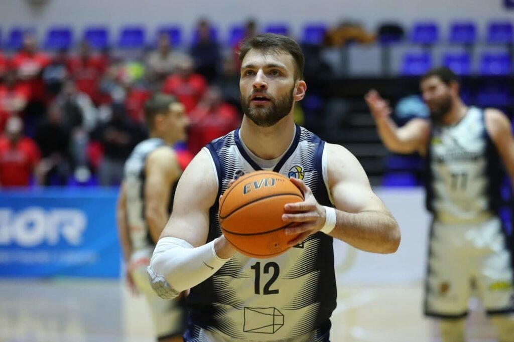 Центровий "Харківських Соколів" став гравцем ізраїльського клубу 2 - basket.com.ua Центровий "Харківських Соколів" став гравцем ізраїльського клубу 1 - basket.com.ua