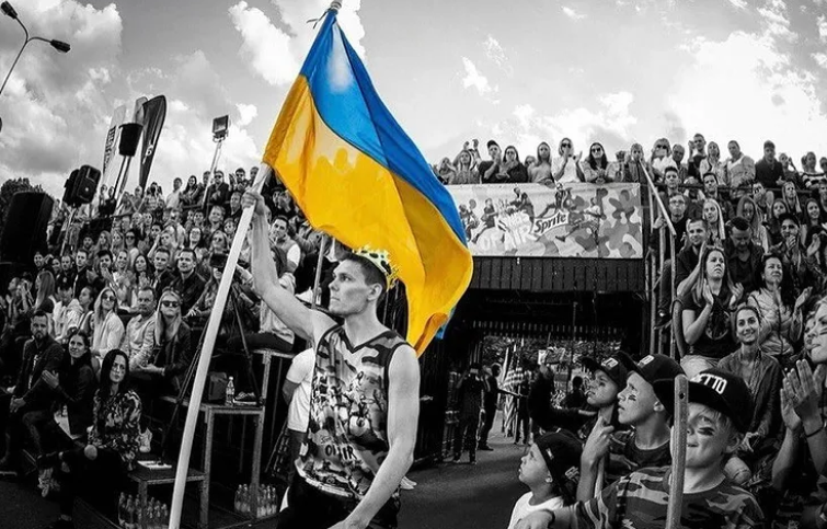 Дмитро Кривенко: «Досі складно усвідомити, що люди змушені були покинути рідні будинки через війну» 1 - basket.com.ua