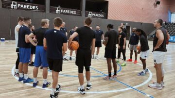 "Будівельник" обіграв "Шеффілд Шаркс" у товариському матчі 23 - basket.com.ua