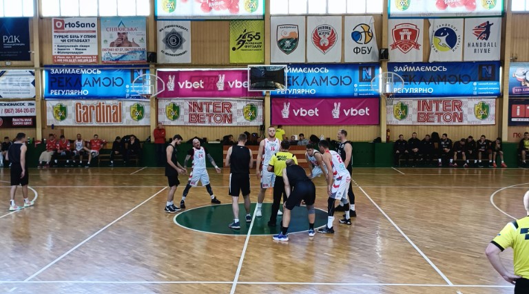 "Старий Луцьк" і "Рівне" зіграли товариський матч перед стартом чемпіонату 1 - basket.com.ua