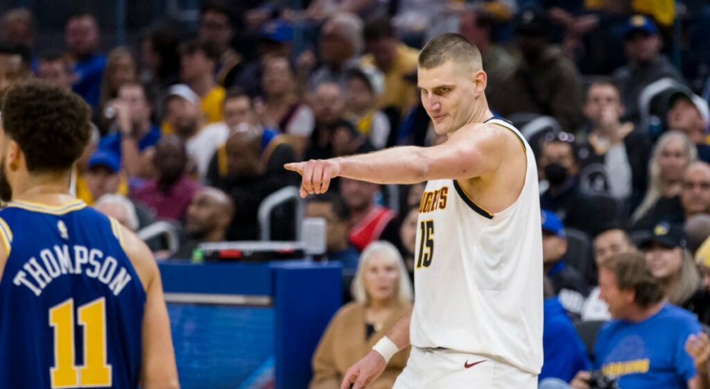 Нікола Йокіч оформив трипл-дабл у матчі з "Голден Стейт" 2 - basket.com.ua Нікола Йокіч оформив трипл-дабл у матчі з "Голден Стейт" 1 - basket.com.ua