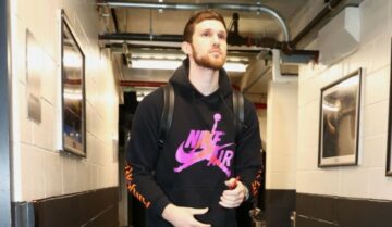 Святослав Михайлюк набрав 6 очок в матчі проти "Брукліна" 57 - basket.com.ua