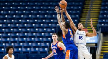 Михайлюк зіграв проти Чикаго, Скапінцев набрав 13 очок 39 - basket.com.ua