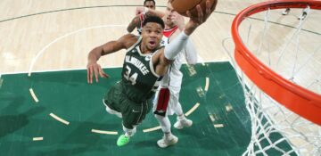 Янніс Адетокумбо встановив рекорд кар'єри за набраними очками 29 - basket.com.ua