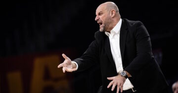 Екс-наставник низки українських клубів ледь не побив арбітра під час гри плей-оф чемпіонату Словенії 27