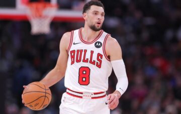 Зак Лавін - другий в історії гравець, який забив 1000+ триочкових за "Буллз" 27